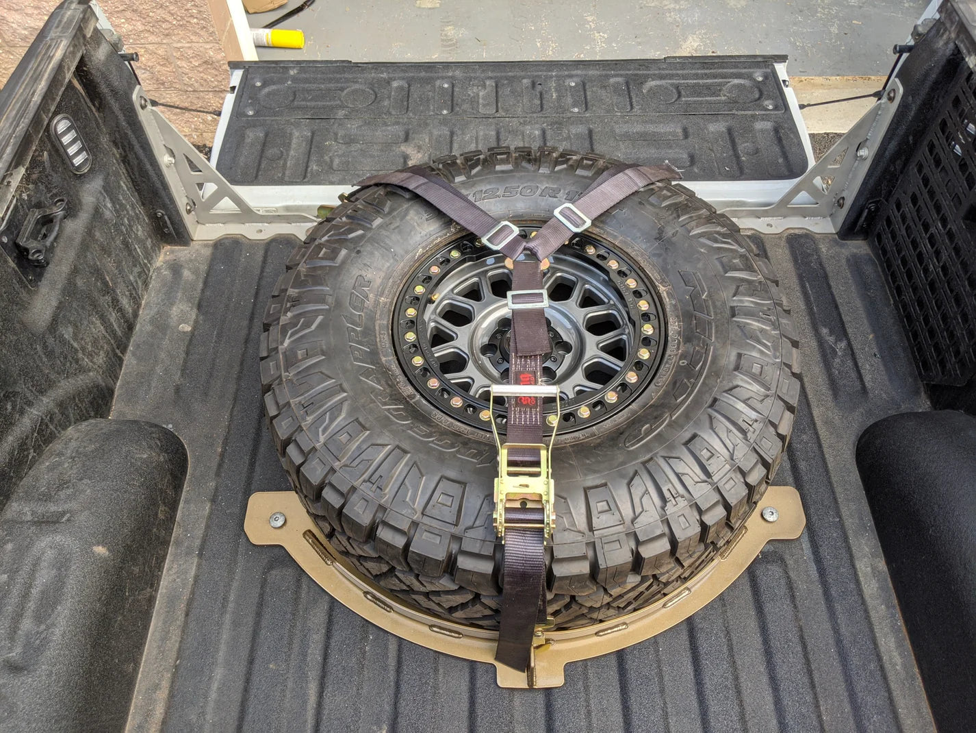 KHC 2017-2025 Raptor Reversible Flat Tire Mount