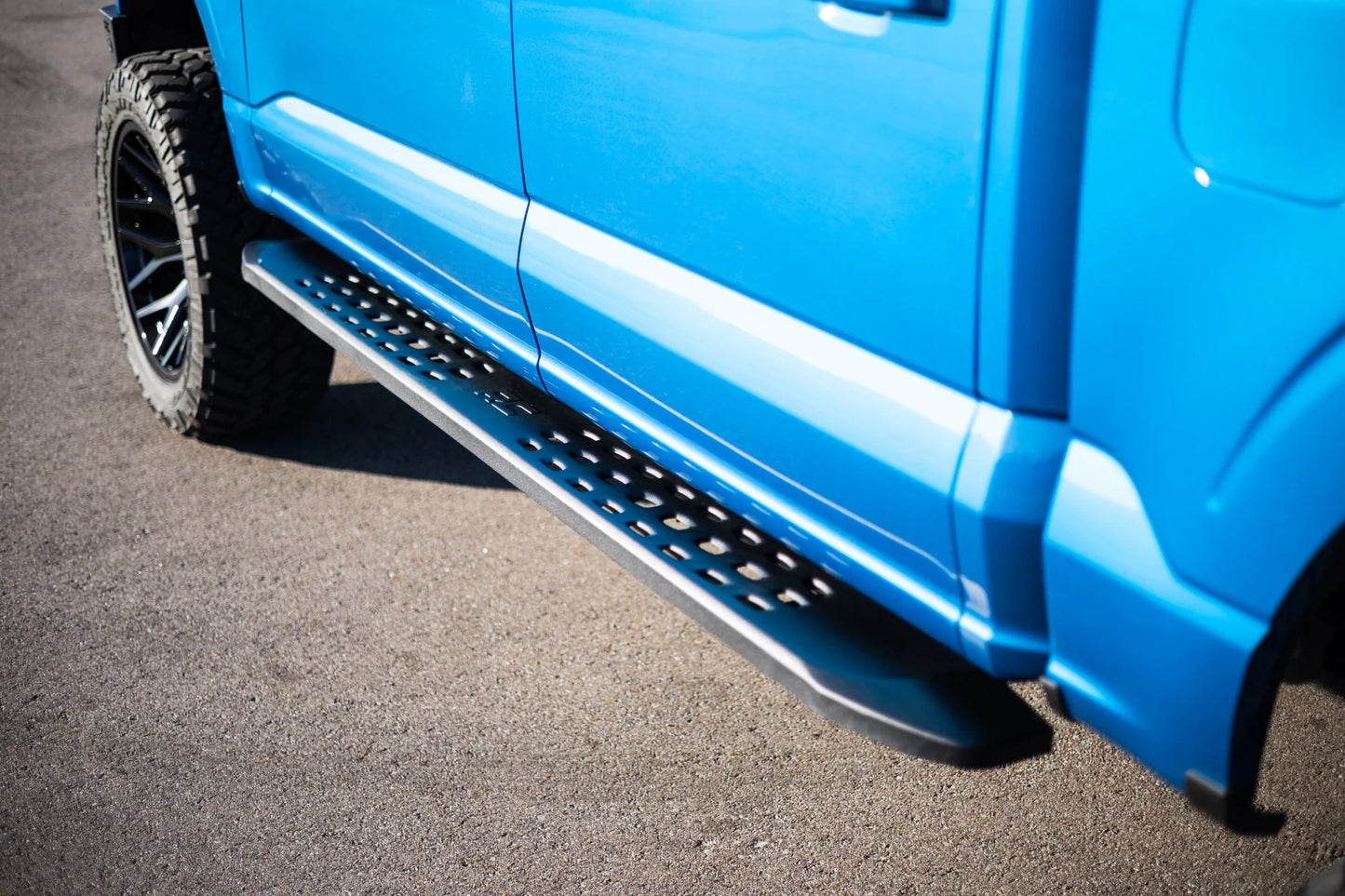 Rough Country 2017-2025 Ford Raptor RPT2 Running Boards