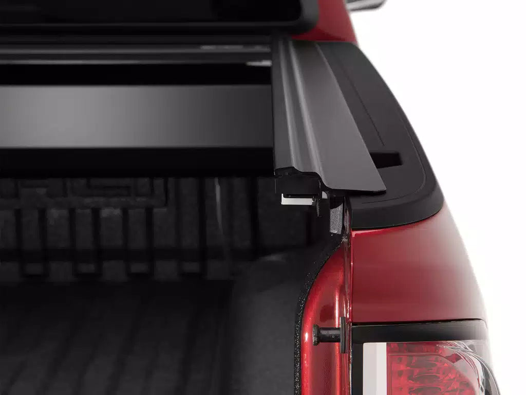 RetraxPRO MX Manual Retractable Tonneau Cover - 2024 Ford Ranger Raptor