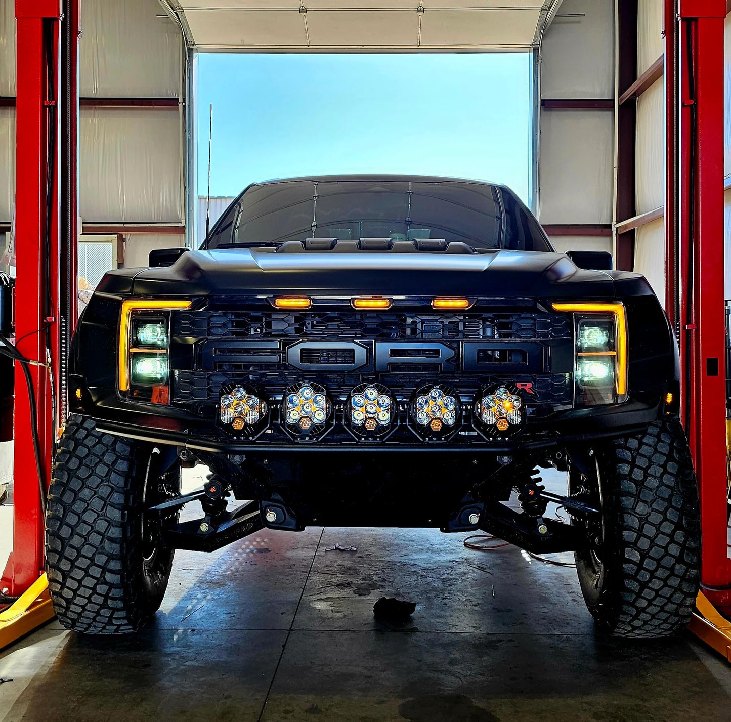 SVC OFFROAD GEN 3 RAPTOR R SMURF BUMPER / WITH SVC HEAT EXCHANGER