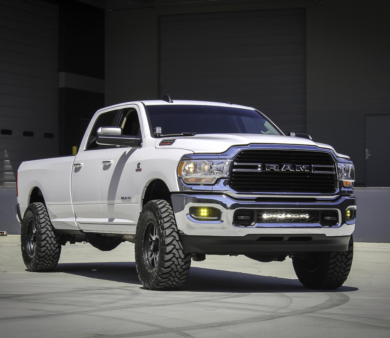 RAM OnX6+ 20 Inch Grille Lower Light Bar Kit - RAM 2019-2025 2500/3500
