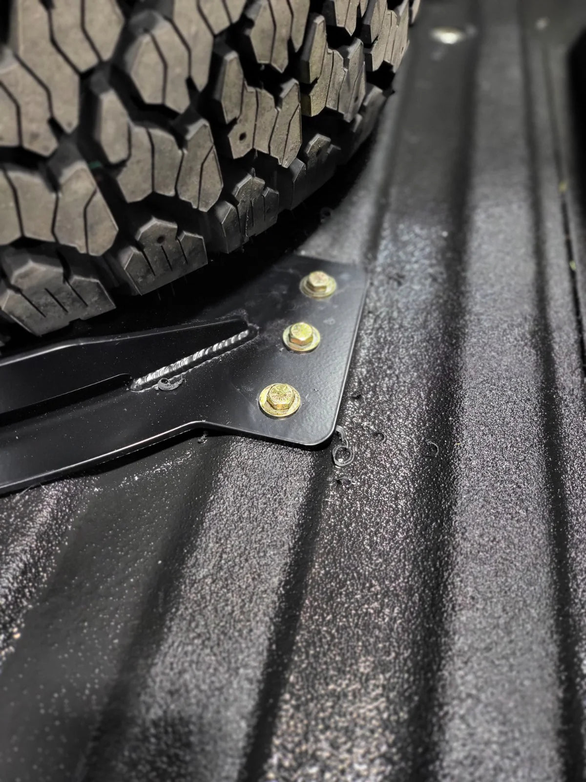 2010-2014 Ford Raptor Reversible Flat Tire Mount