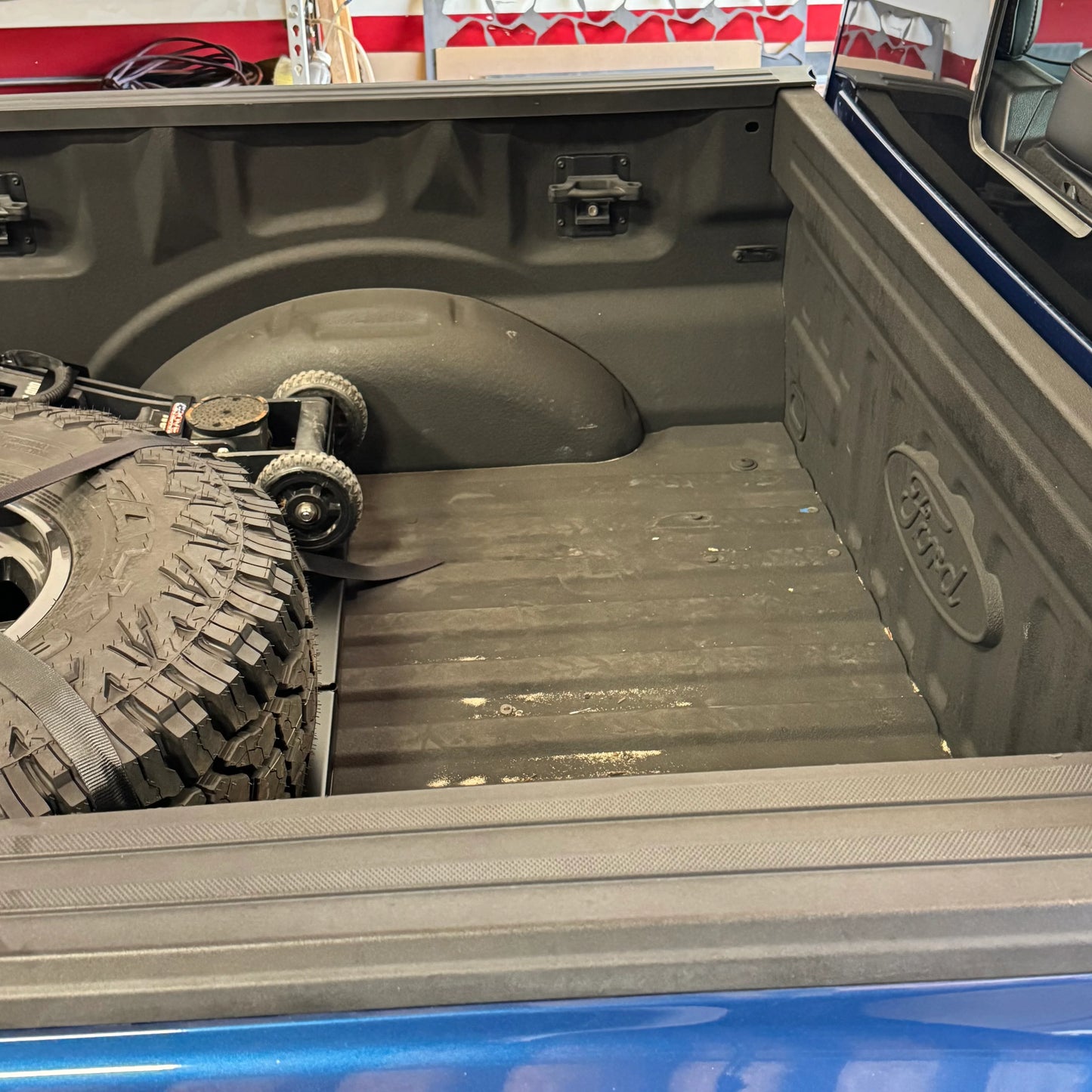2017-2026 Ford Raptor Rear Horizontal Tire Carrier