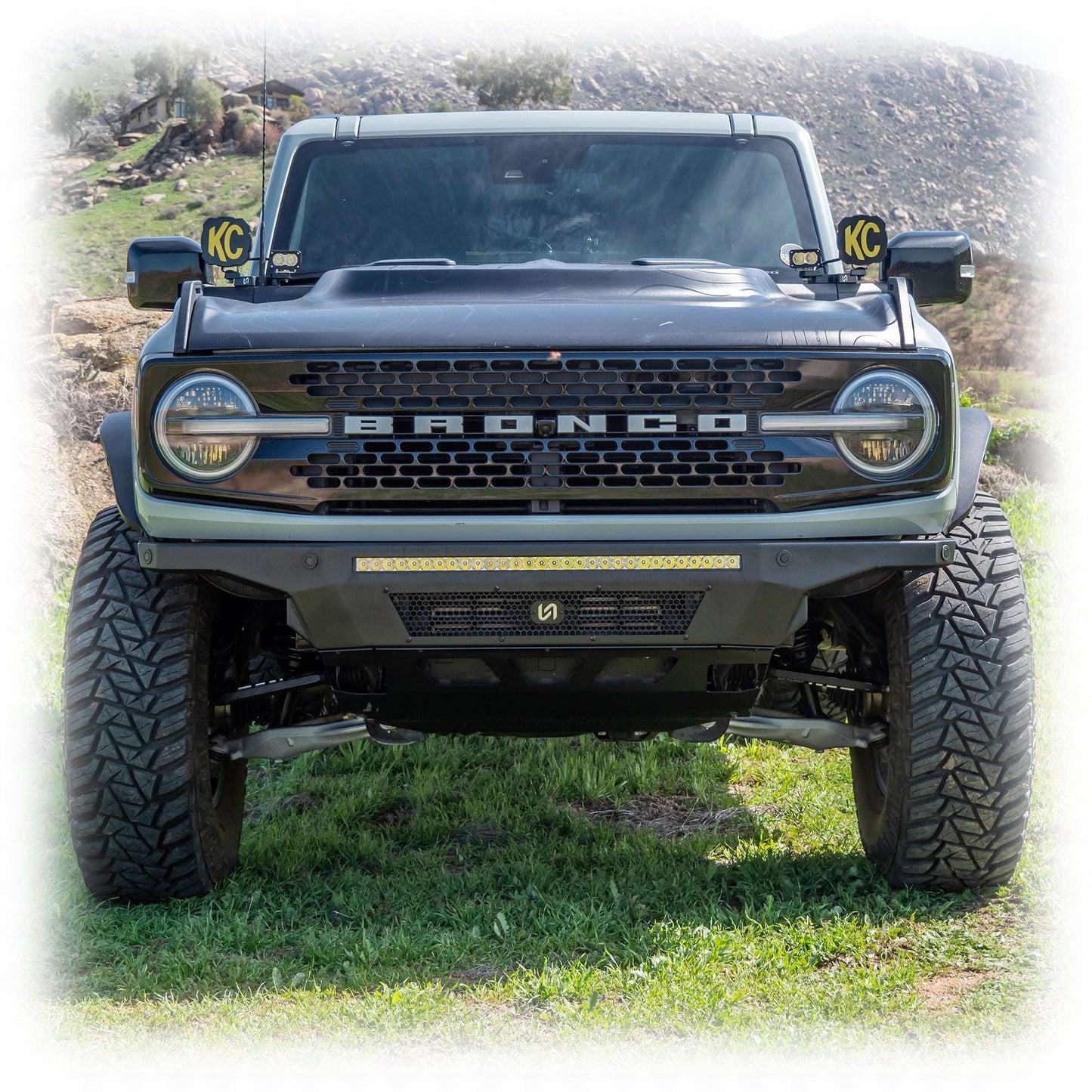 TURN Hyperlyte Front Bumper & Skid Plate for Ford Bronco