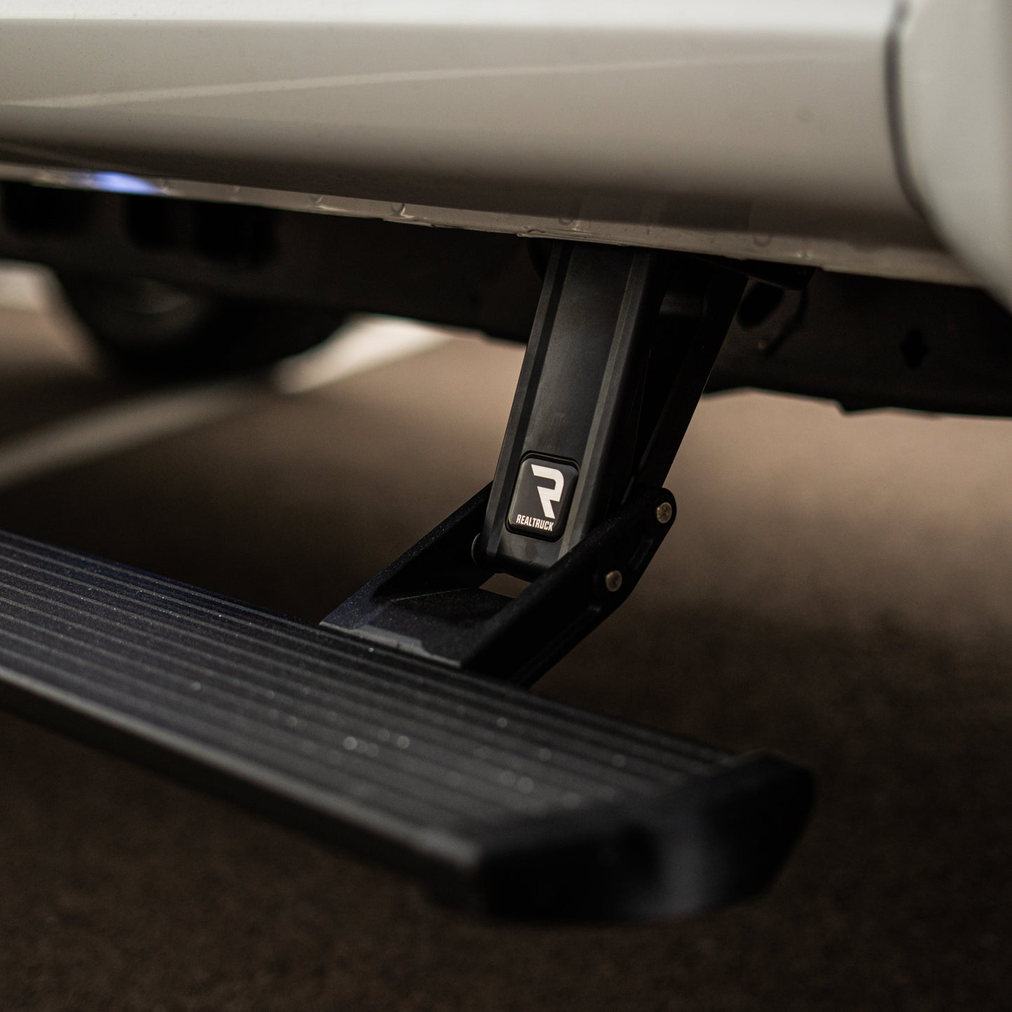 AMP Research 21-25 Ford F150/Raptor PowerStep Plug N Play - Black