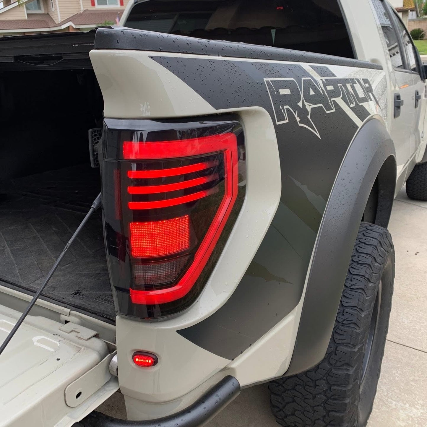 Winjet 2010-2014 Ford Raptor Matte Black /Clear Tail Lights