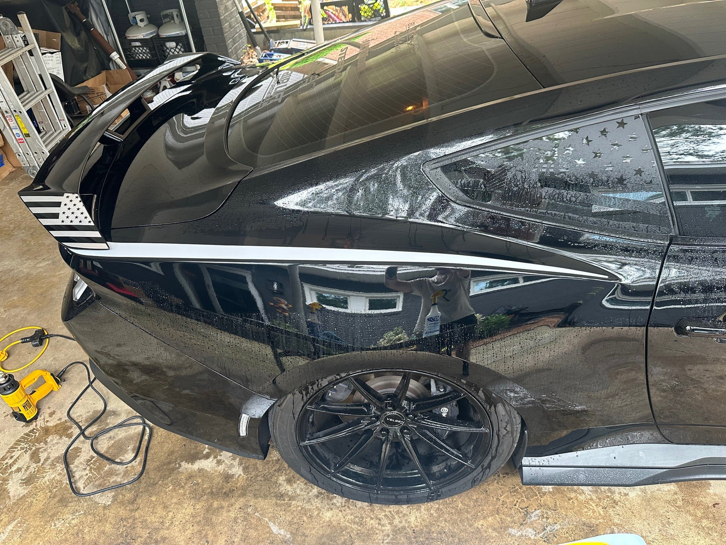 Rear Quarter Spear Graphic (2024+ Mustang)